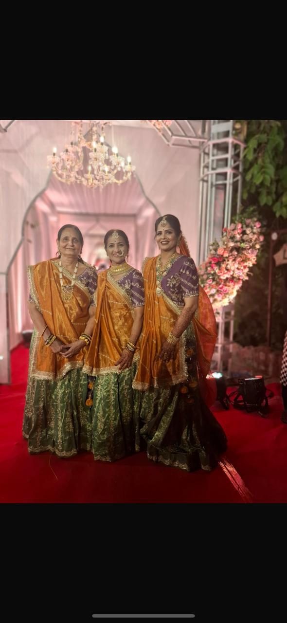 Traditional family wedding outfit set by Pehnawa by SS